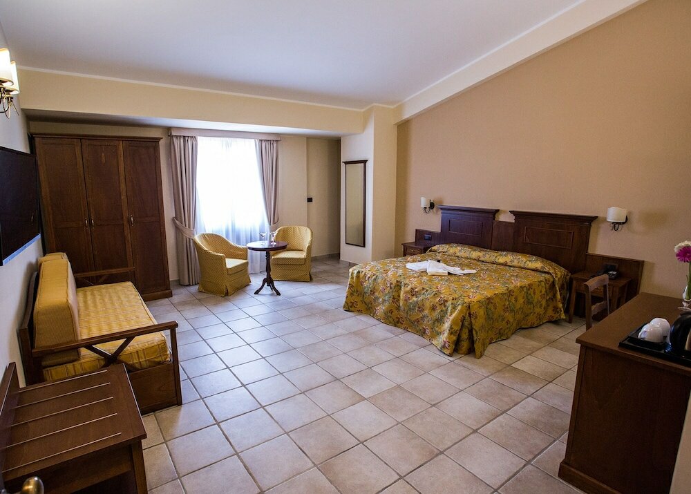 Фото Fontanella Hotel