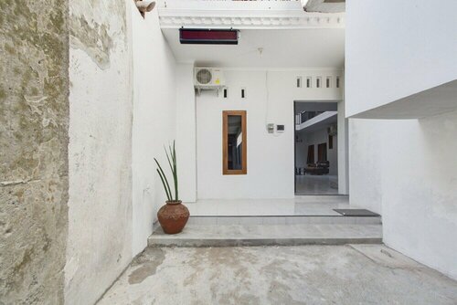 Гостиница RedDoorz near Pascasarjana Ugm 2