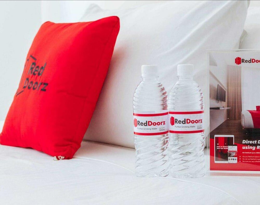 Фото RedDoorz @ Caimito Drive Dampas