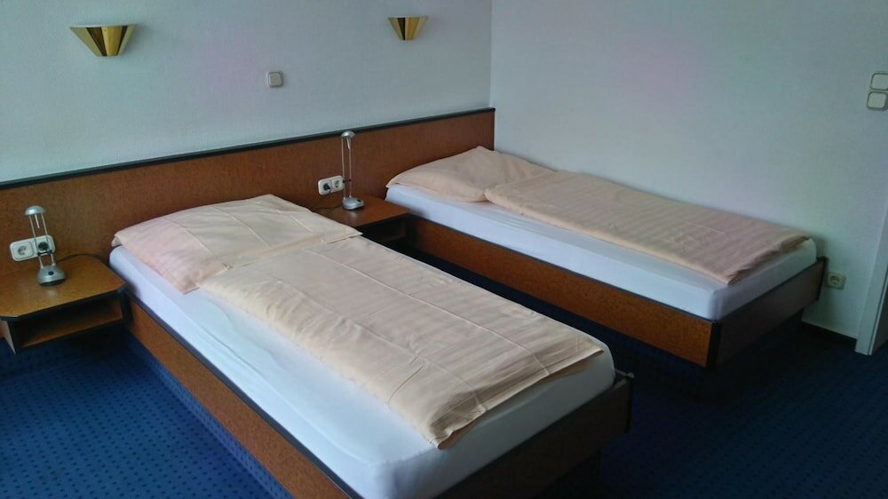 Фото Hotel Loewensteiner Hof Haus am Neuplatz