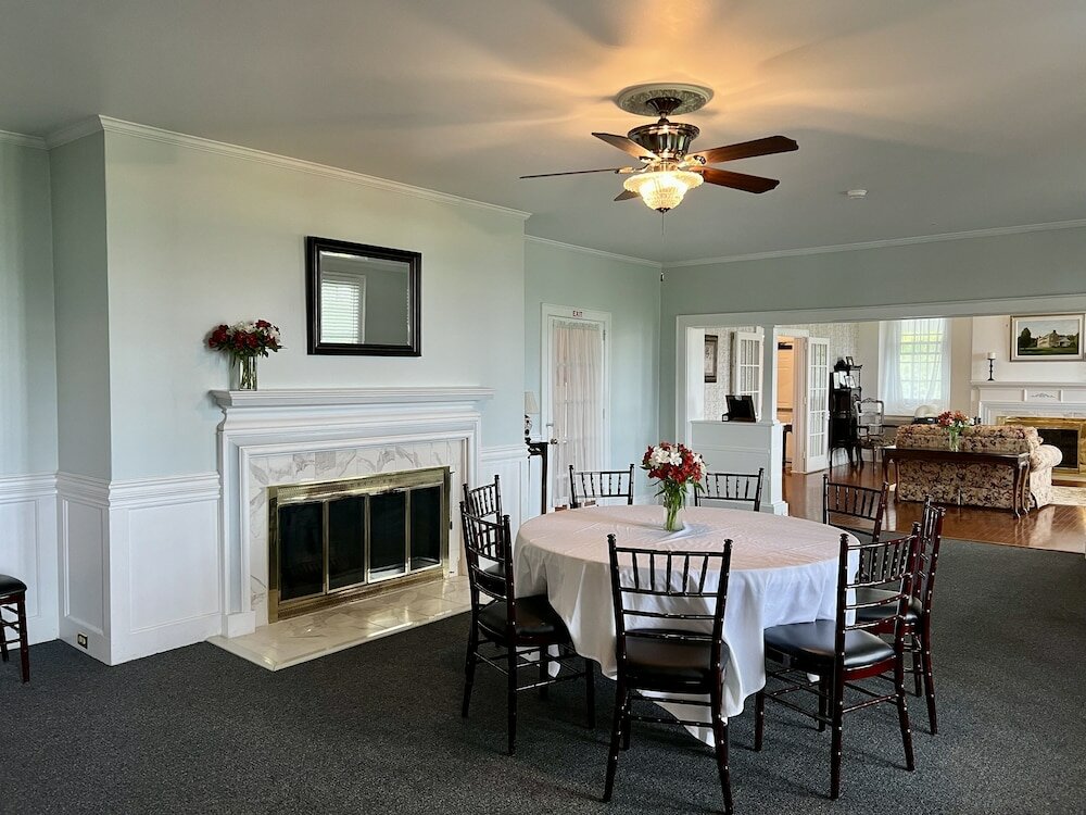 Фото Valcour Inn & Boathouse