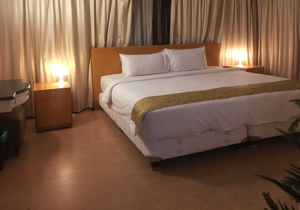 Фото Eastern Suites at Times Square Kl