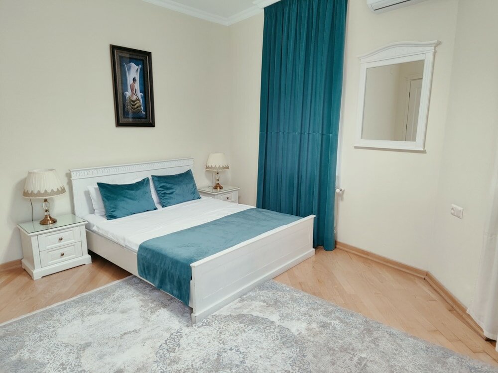 Фото Отель Crown