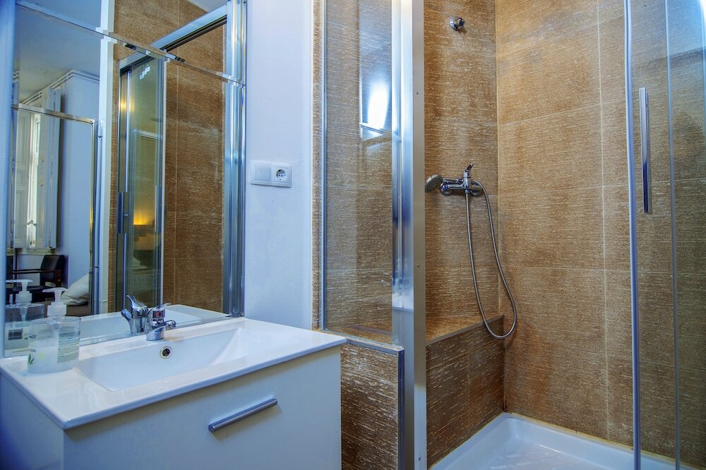 Фото Gran VIA Suites The Palmer House