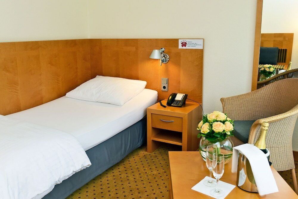 Фото Hotel am Kurpark Brilon