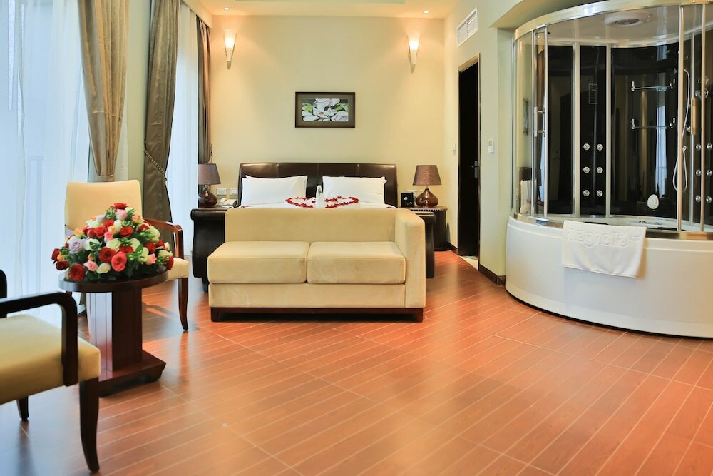 Фото Magnolia Hotel & Conference Center