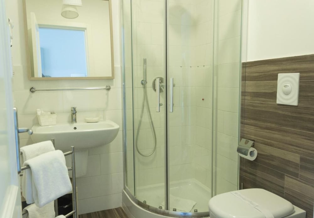 Фото Rooms Stazione Centrale