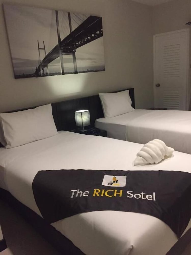 Фото The Rich Sotel