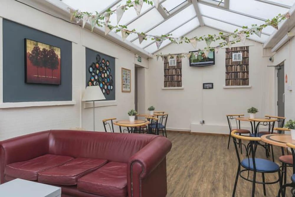 Фото Nomad Backpackers