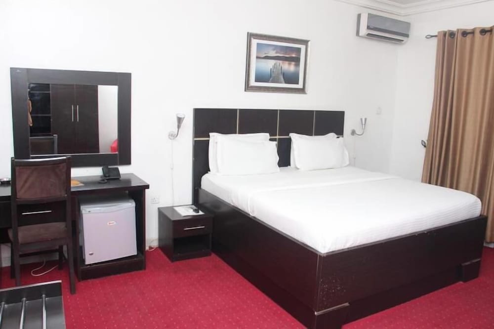 Фото Bjorne Suites