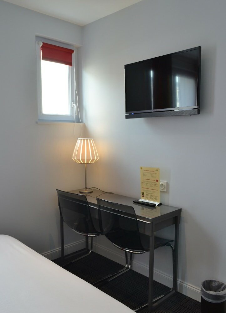 Фото Hôtel-Restaurant Le Monarque