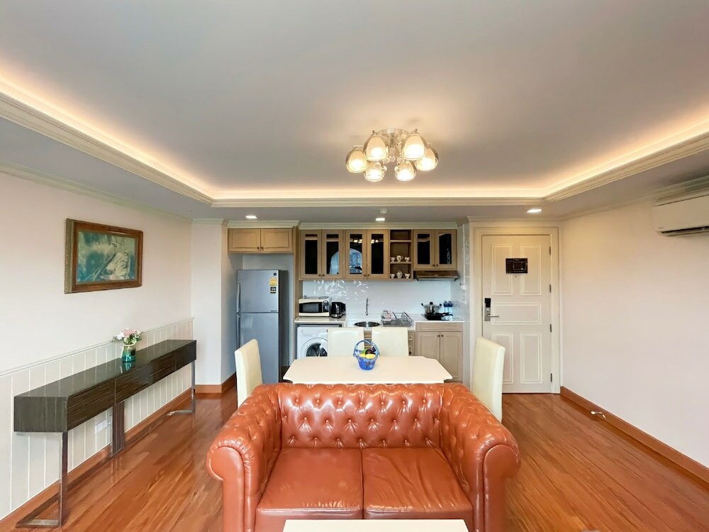 Фото Aspira Hana Executive Apartment Thonglor