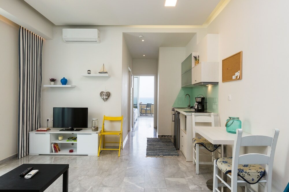 Фото Meltemi Coast Suites