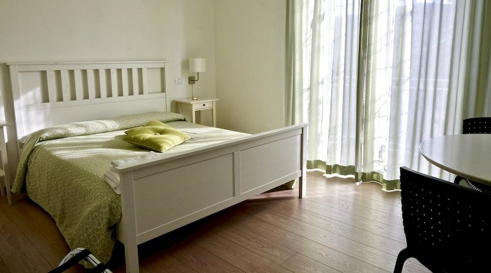 Фото Petit Hotel