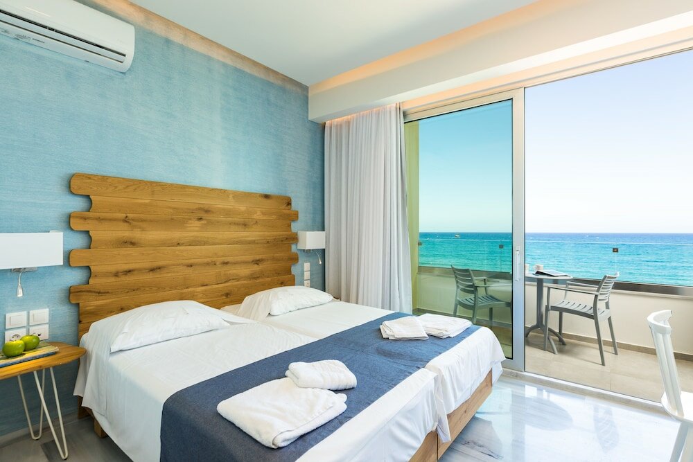 Фото Meltemi Coast Suites