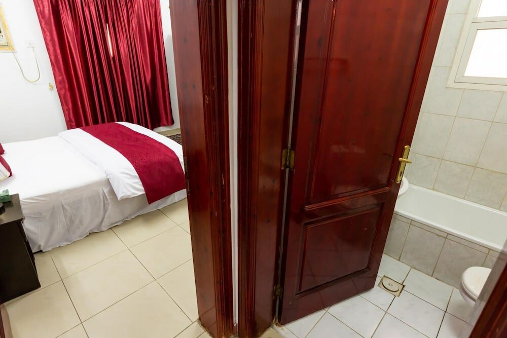 Фото Al Eairy Furnished Apts Al Madinah 8