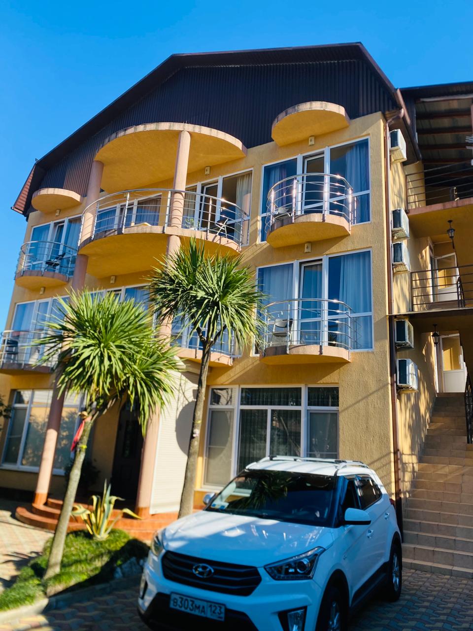 Фото отеля 1