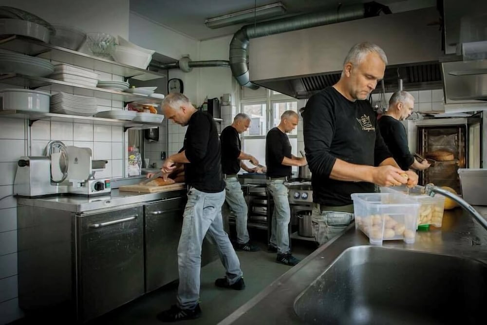 Фото Fredensborg Vandrerhjem - Hostel