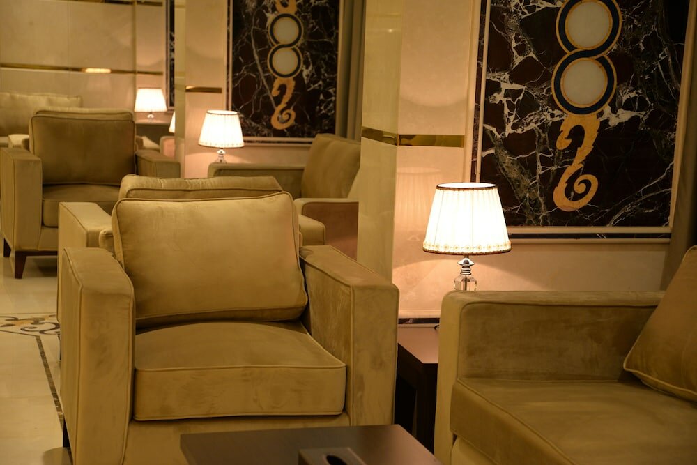 Фото Crown Town Hotel