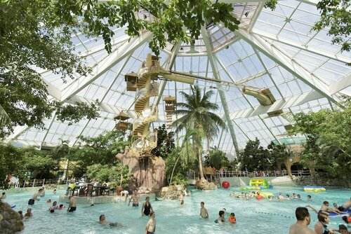 Внешний вид отеля Center Parcs De Vossemeren в Ломмеле, фото 1