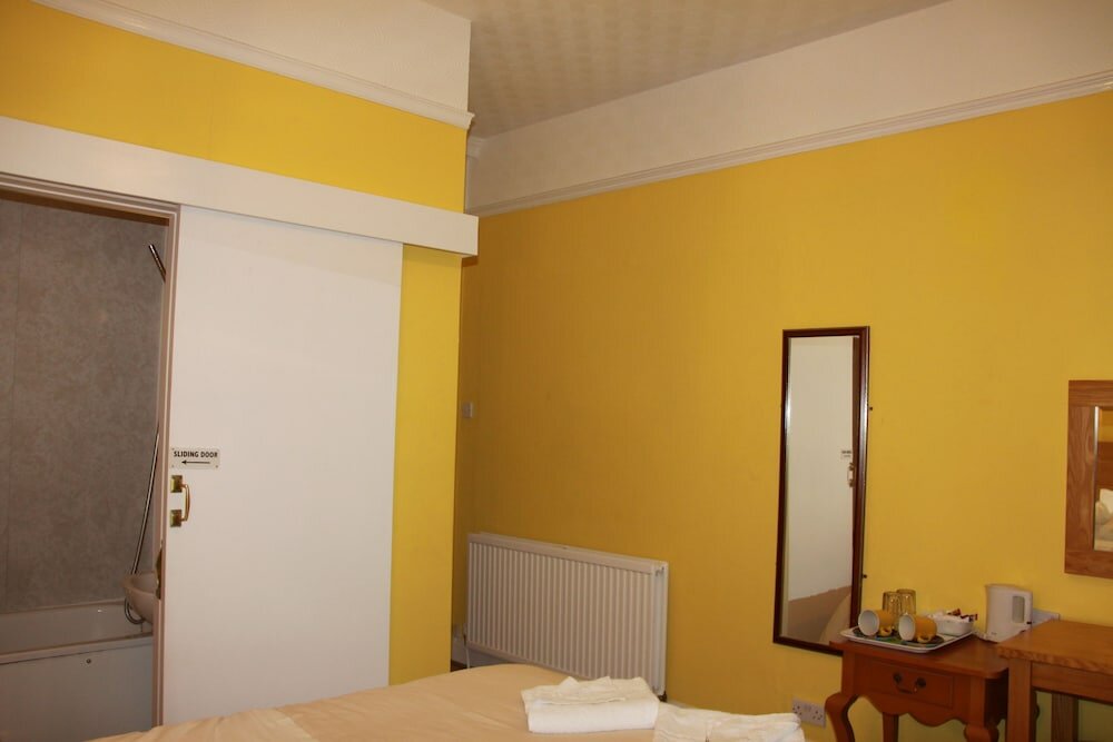 Фото Ambassador Hotel