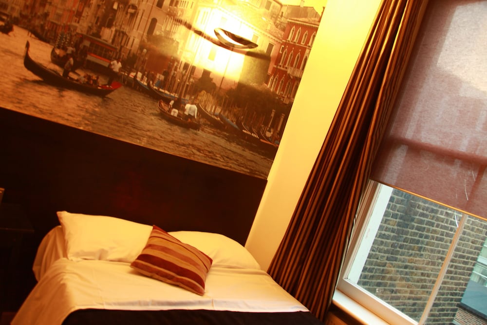 Фото Exhibition Court Hotel 4