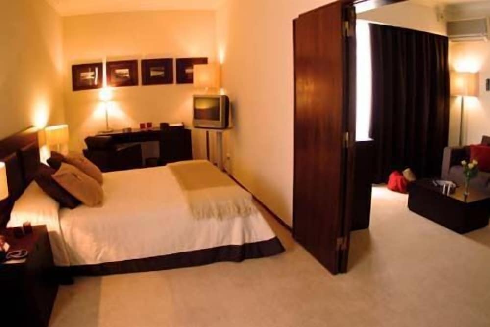 Фото Carcavelos Beach Hotel