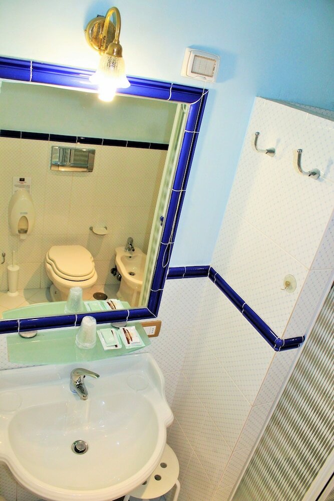 Фото Отель Mediterraneo