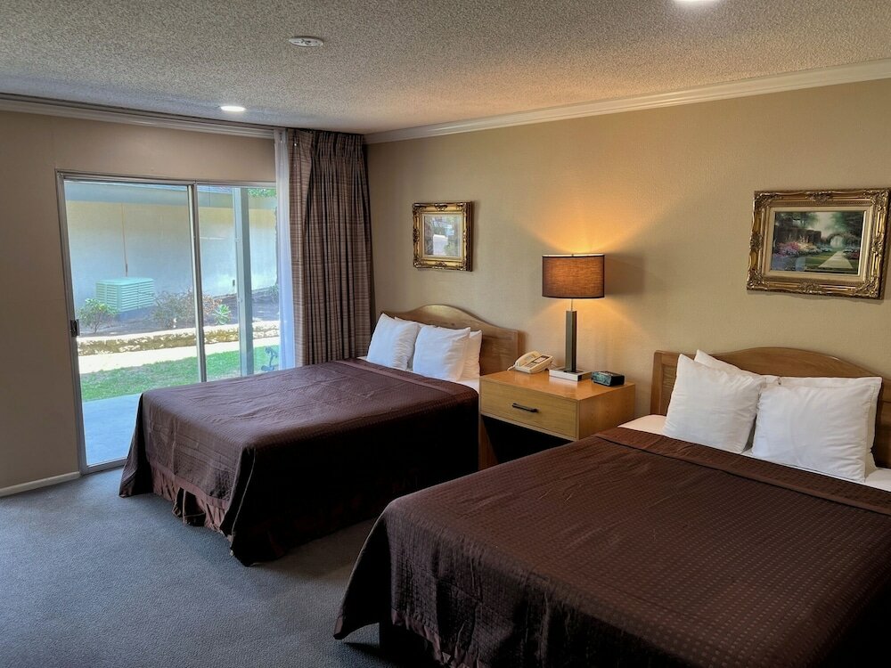 Фото Lamp Liter Inn