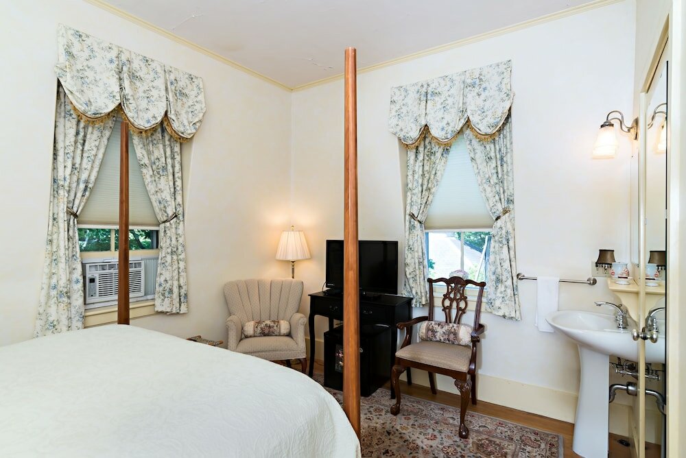 Фото The Silver Fountain Inn