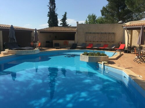 Гостиница Le Devem de Mirapier в Истре