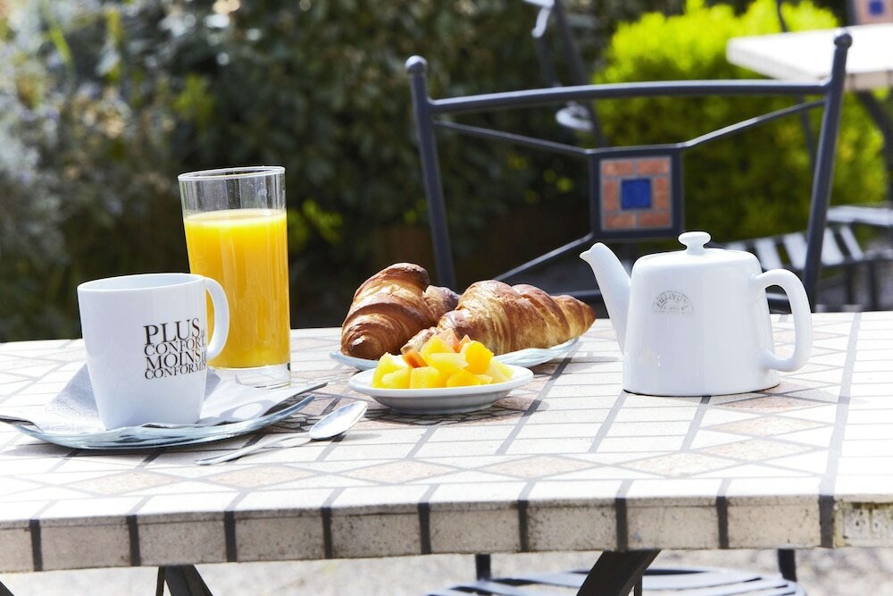 Фото Kyriad Bordeaux- Lormont