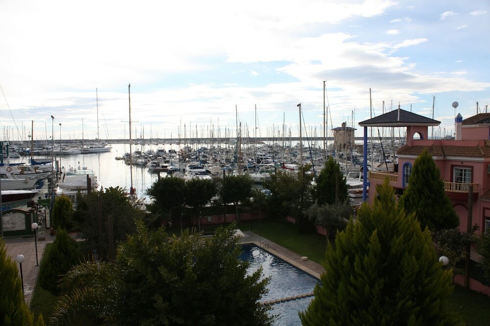 Фото Apartamentos Marina Internacional