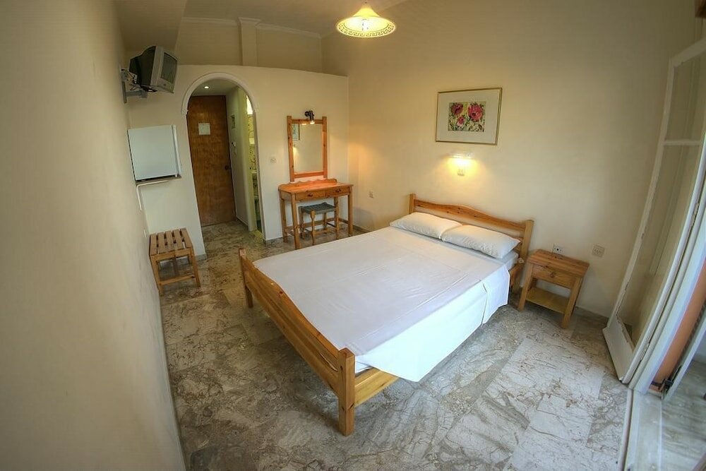 Фото Benitses Arches