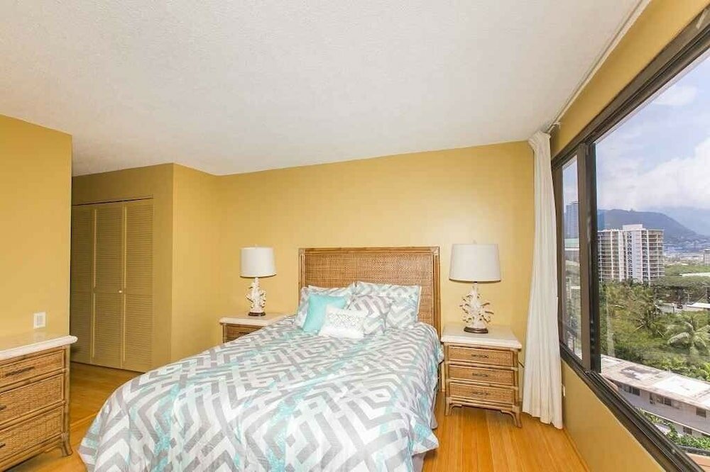 Фото Discovery Bay One Bedroom Condos with Kitchen & Free Wifi!