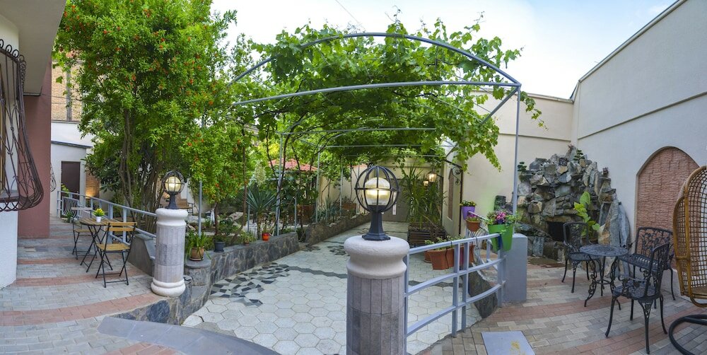 Фото Hotel Livin