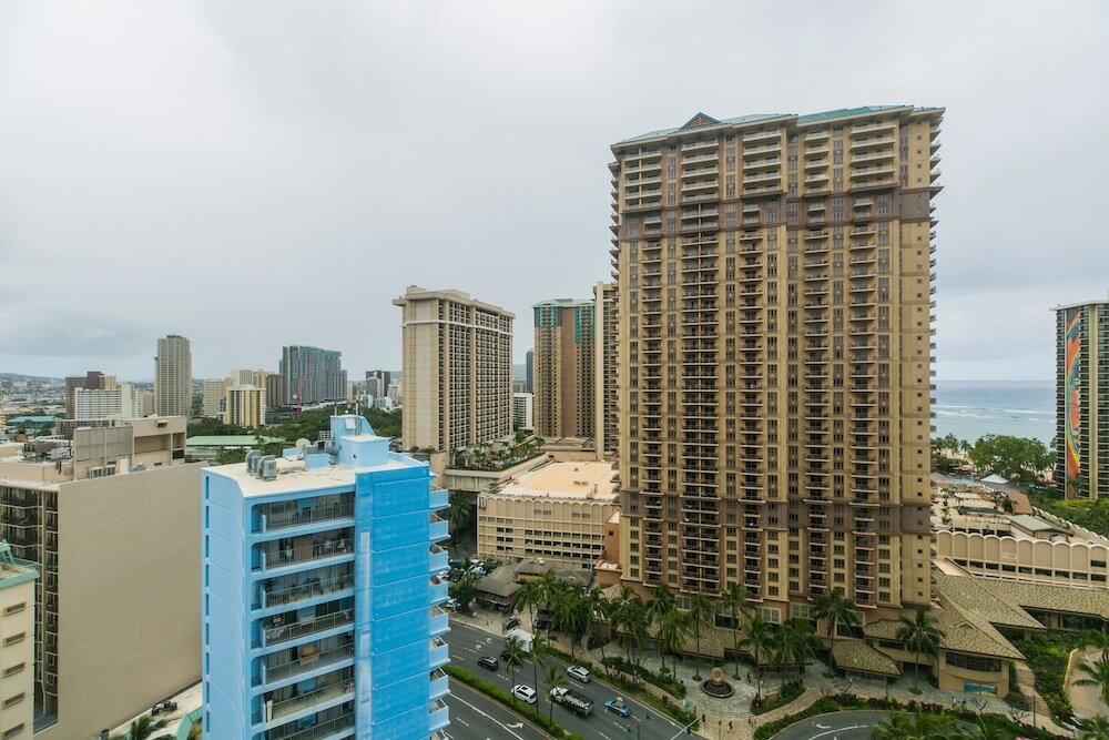 Фото Discovery Bay One Bedroom Condos with Kitchen & Free Wifi!