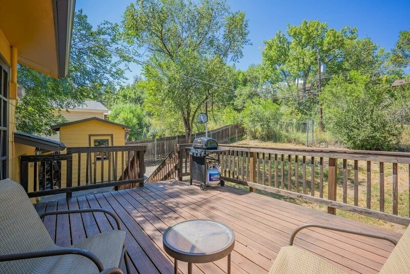 Гостиница 4br Dog-friendly Minutes to Garden of the Gods в Колорадо-Спрингс
