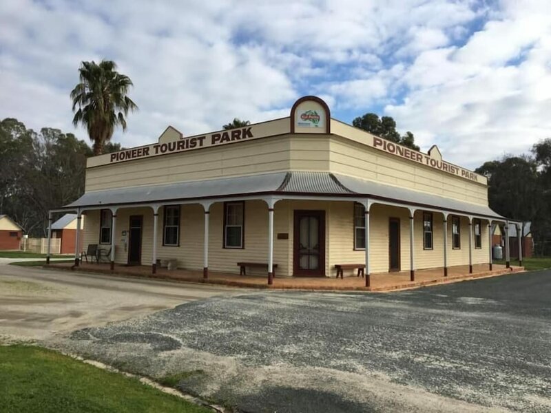 Гостиница Deniliquin Pioneer Tourist Park