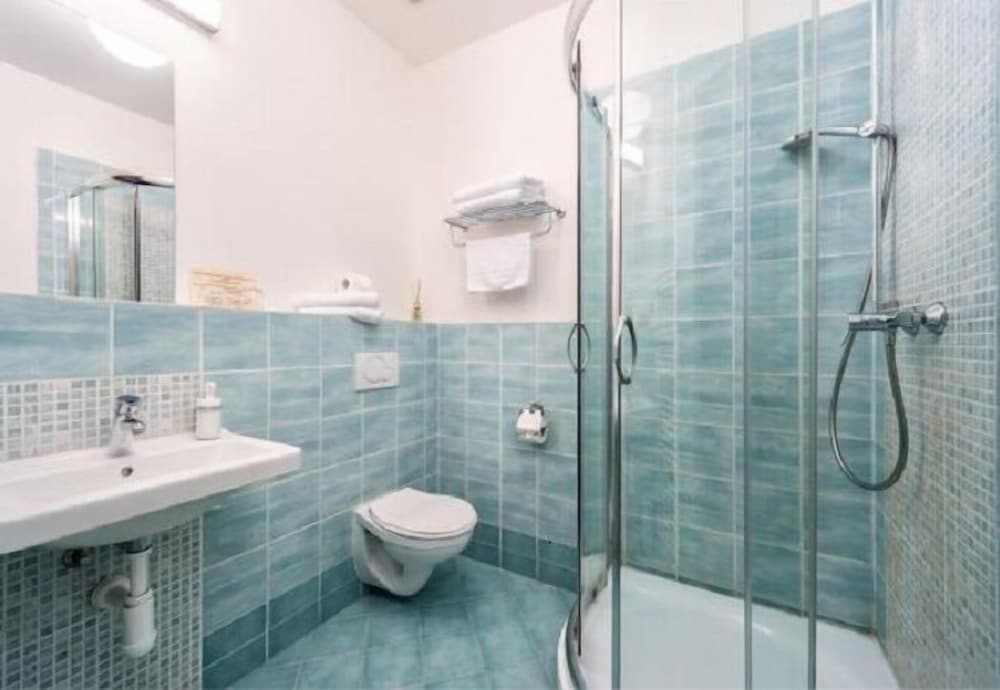 Фото Hotel Sharingham