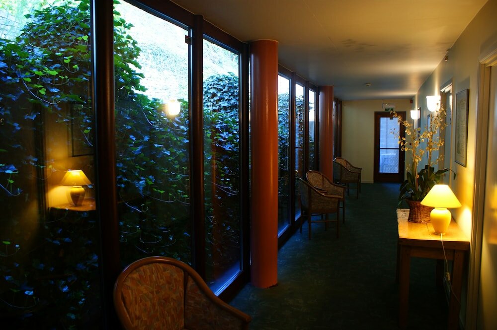 Фото Hostellerie La Villa Des Roses