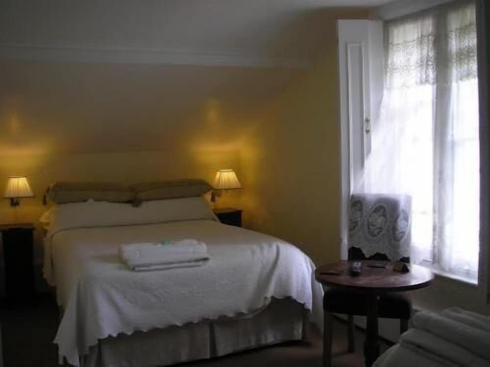 Фото Bentley Tower Hotel