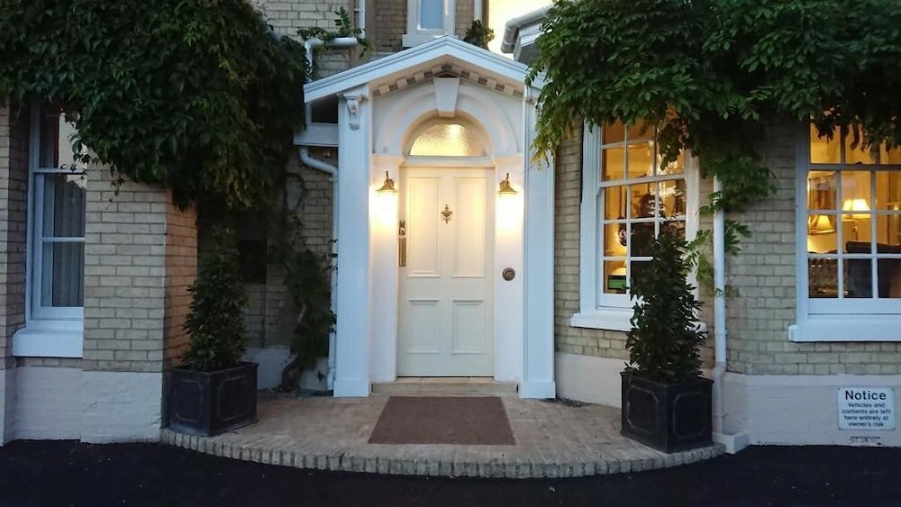 Фото отеля 2