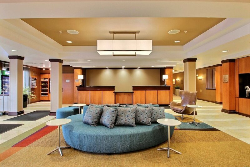 Гостиница Fairfield Inn & Suites by Marriott Milwaukee Airport в Ок Крике