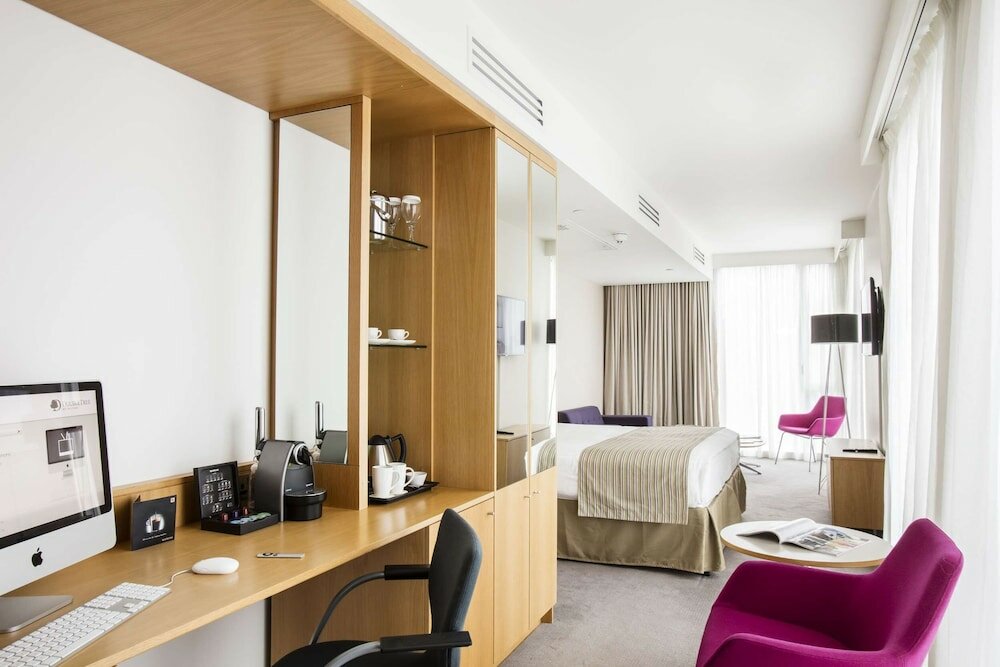 Фото DoubleTree by Hilton Hotel Leeds City Centre