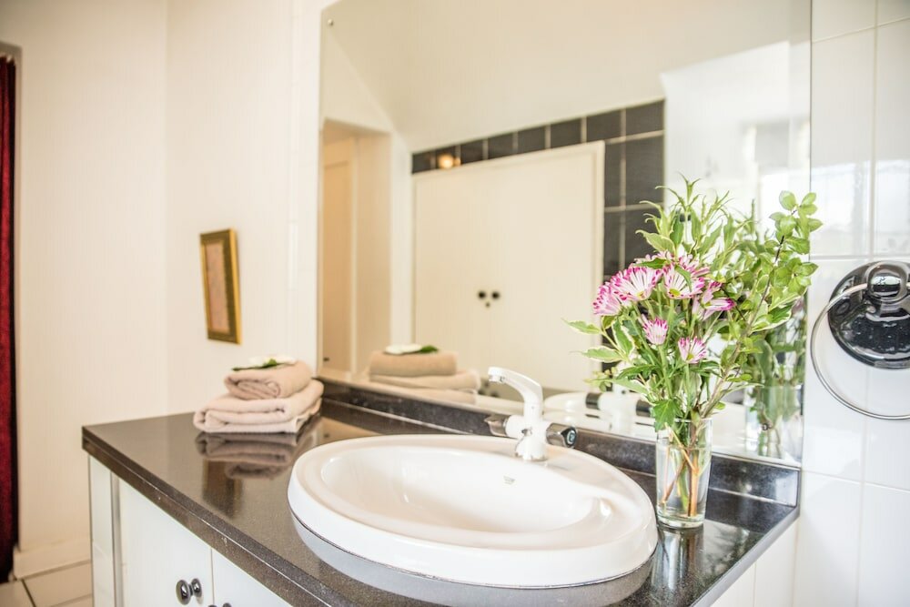 Фото 5th Avenue Gooseberry Guest House