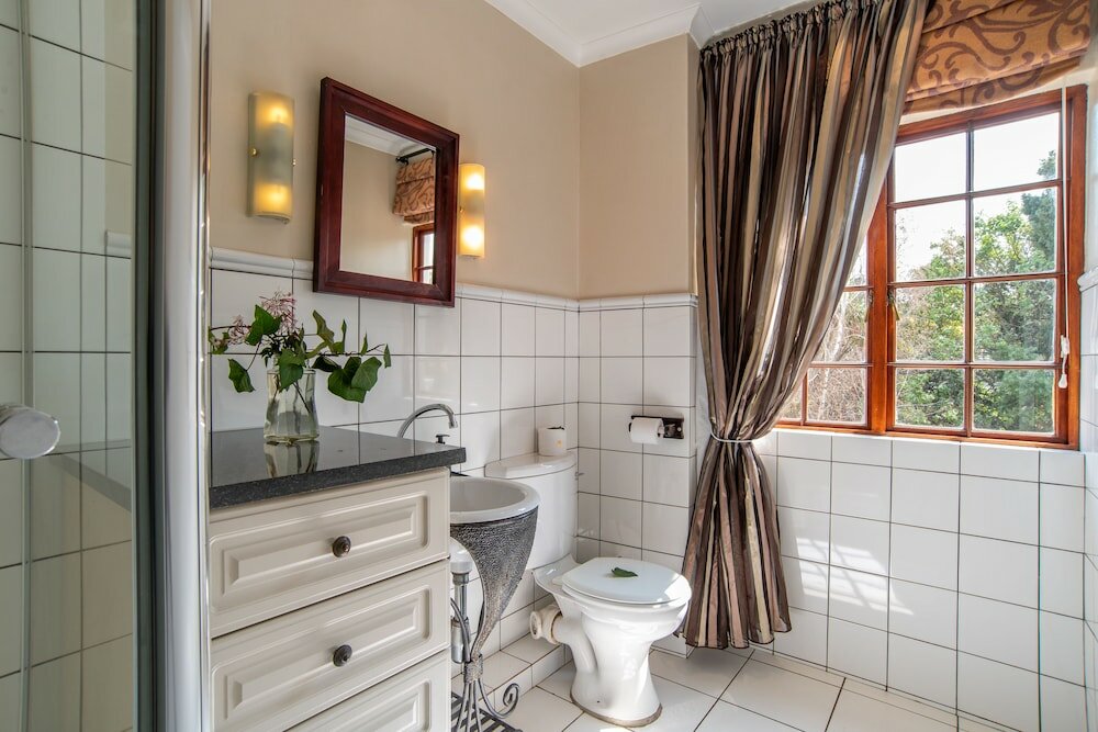 Фото 5th Avenue Gooseberry Guest House