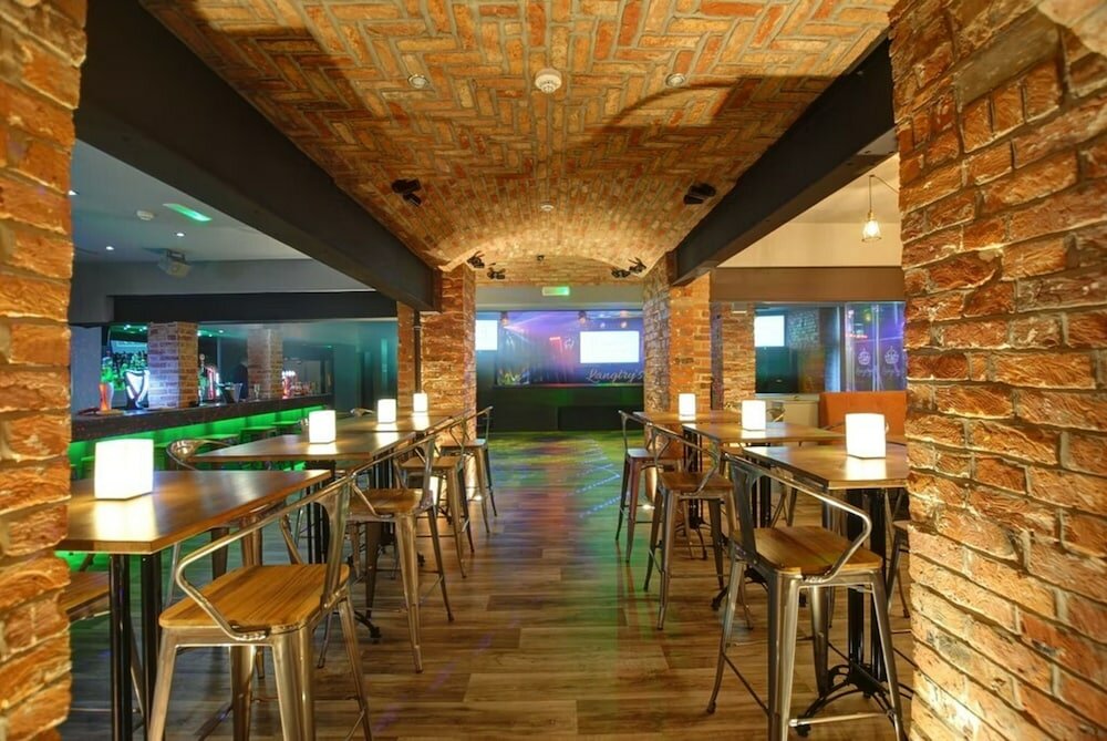 Фото The Royal Hotel Crewe