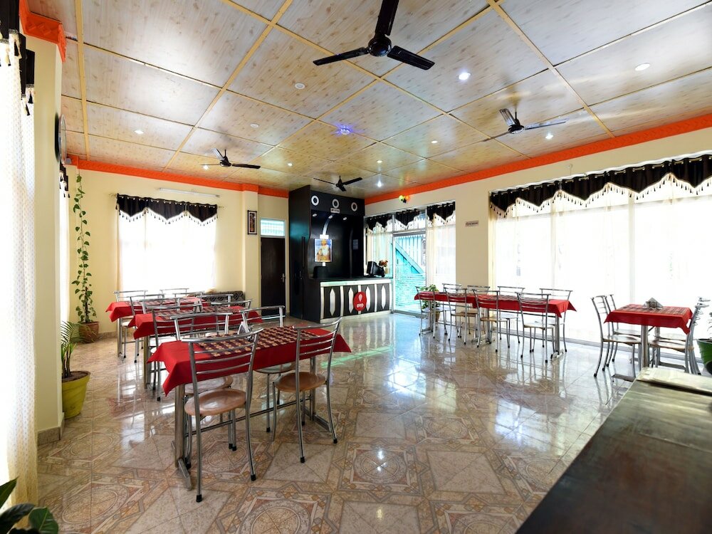 Фото Oyo 12826 Hotel Himgiri