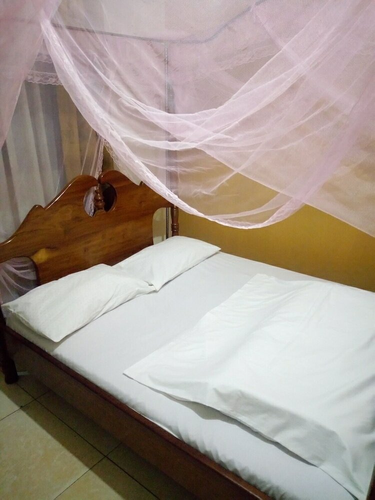 Фото Deira Hotel Ltd